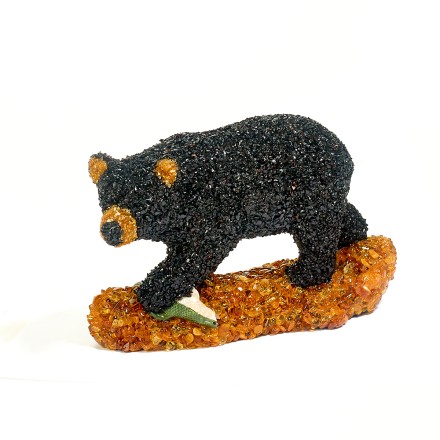 Медведь черный на подставке с рыбой , янтарь купить в Евпатории